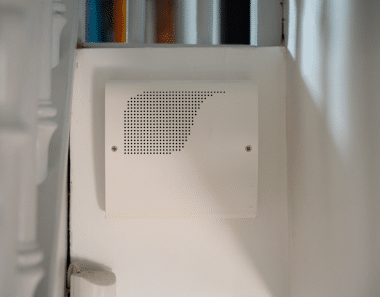 Sirène intérieure fixée au mur